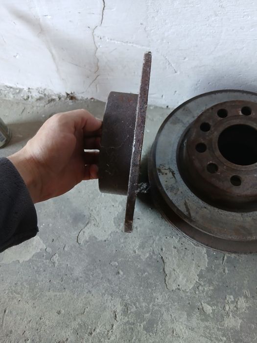 Продам тормозні диски фольсваген пасат б5