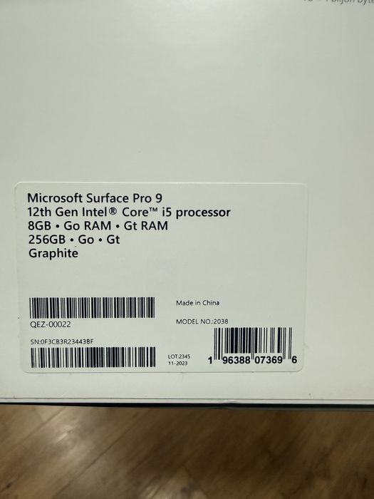 Microsoft Surface 9 pro + teclado + caneta