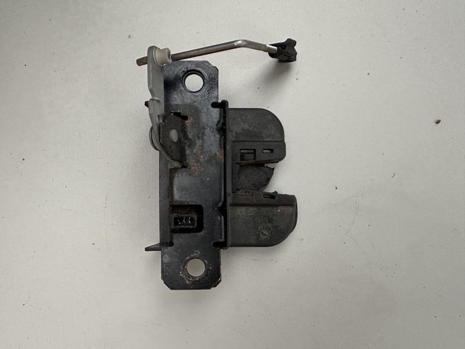 Замок бокових зсувних дверей ляди кришки багажника VW Caddy Кадді