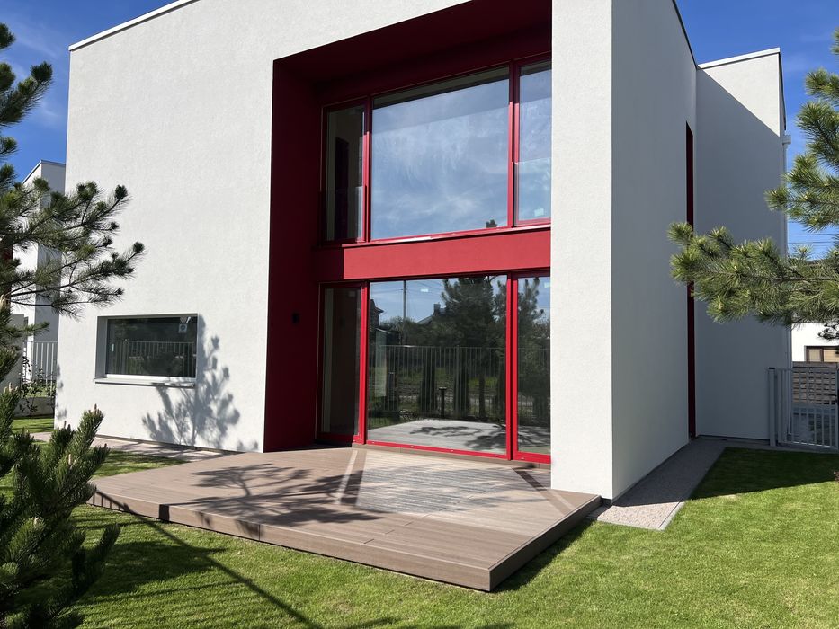 Будинок в Брюховичах з розпочатим ремонтом