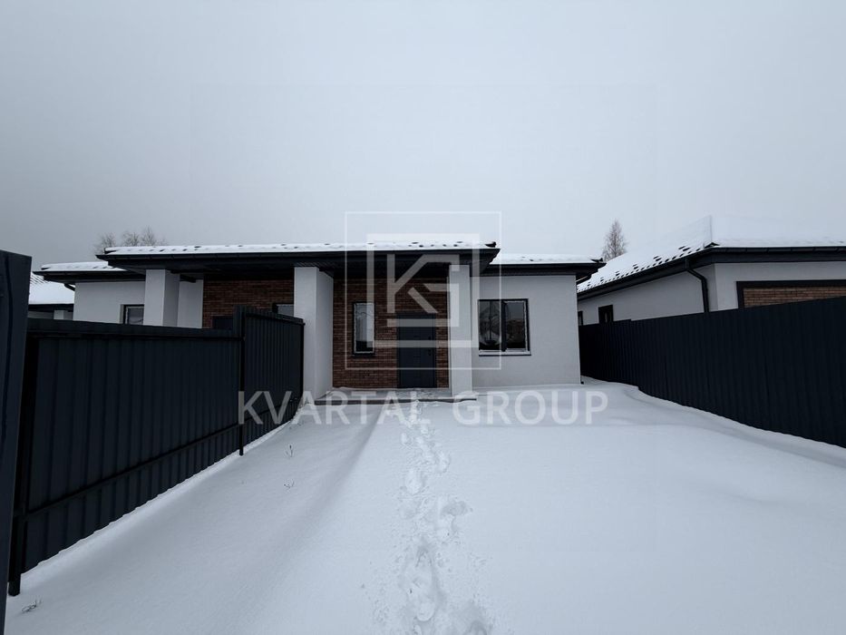 Продаж дуплексу з продуманим плануванням на ділянці 2,5 сотки