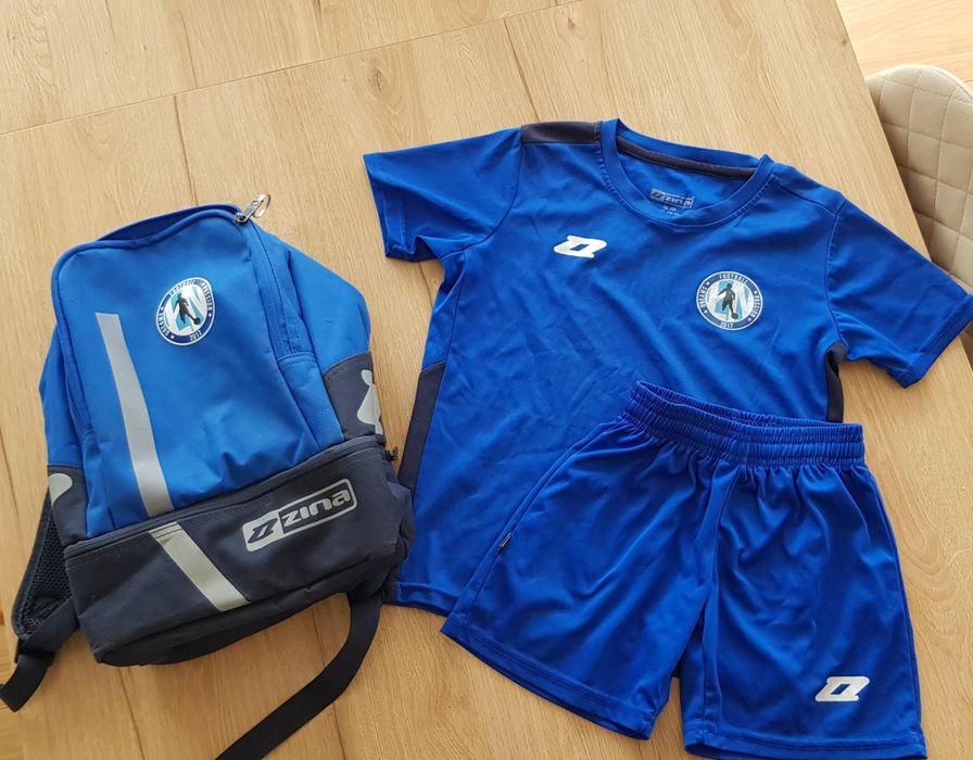 Sprzedam strój piłkarski FDP Ostrów Mazowiecka 122/128