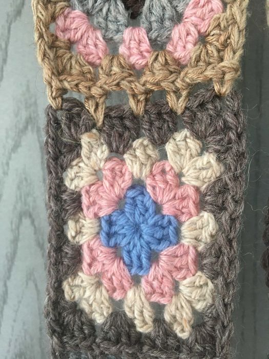 Szalik handmade na szydełku z kwadratów babuni | Boho hippi