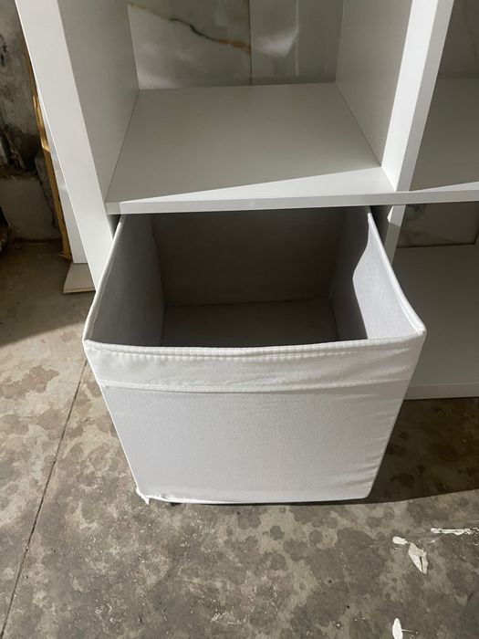 Vendo móvel ikea com 4 caixas de arrumos