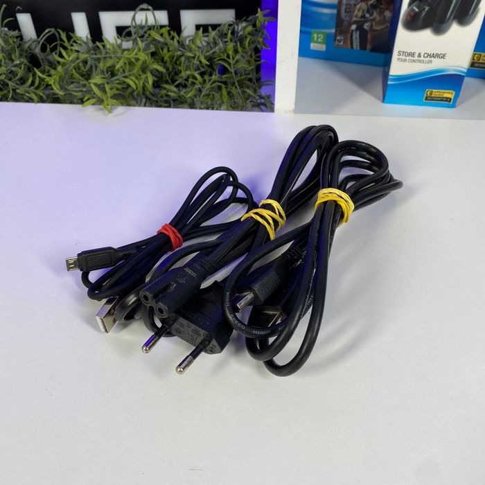 Консоль Sony PlayStation 4 Slim 500GB Black PS4 Slim Чорна Вживана