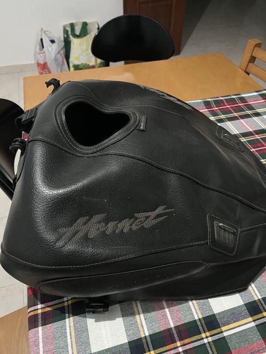 Capa e mala deposito hornet 2003