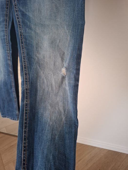 Jeansy rurki z dziurami Bershka rozmiar 36