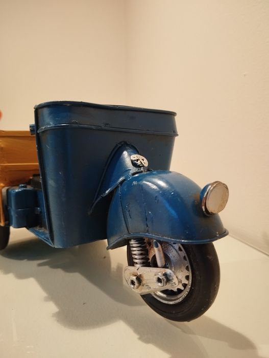 Miniatura vespa APE