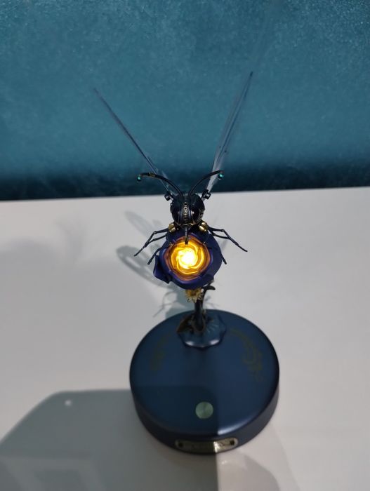 Motyl z ruchomymi skrzydłami, złożony, hobby