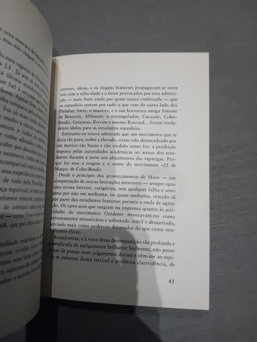 Acuso o Papa • Padre Fernandez Krohn