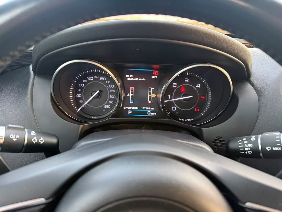 Jaguar XE 20D     .