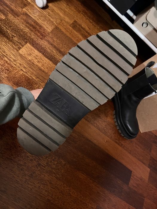 Шкіряні черевики zara жіночі