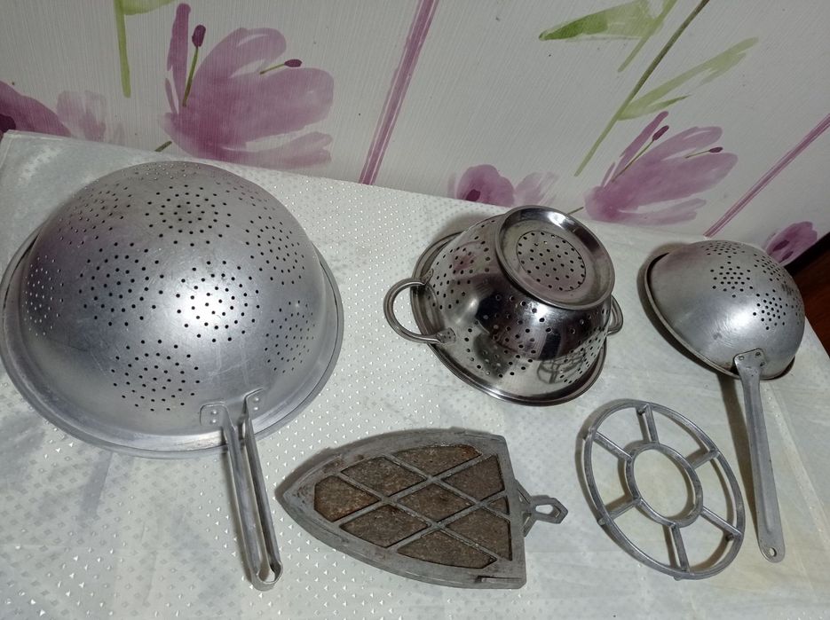 Кухонне приладдя.Форма.Деко.Друшляк.Підставка.