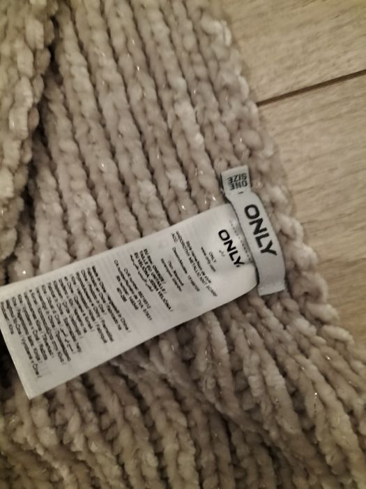 Szal ONLY że srebrną nitką