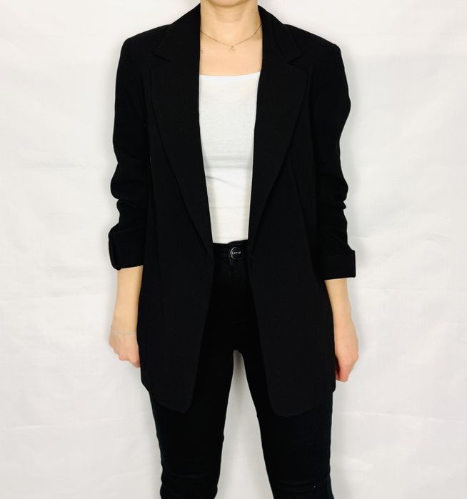 Czarny żakiet przedłużony M 38