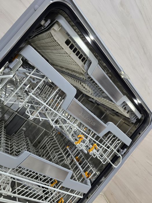 Топ.Посудомийна машина G7560 Підсвітка Сенсорна 177годин AutoOpen