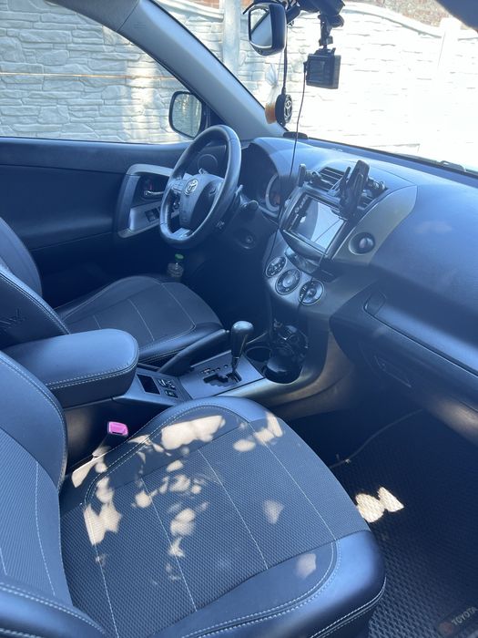 Toyota RAV 4 2011р