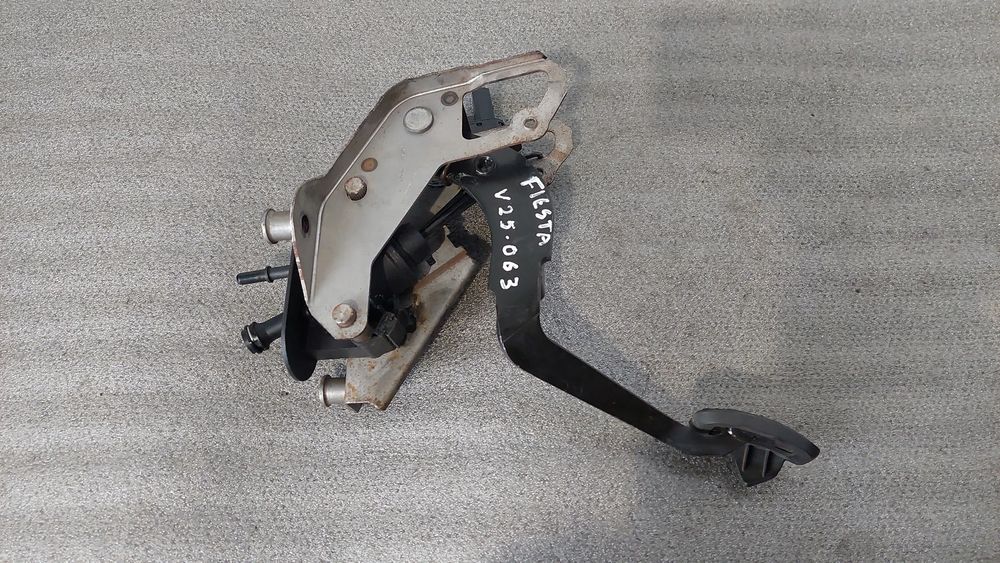 Pedal da embraiagem FORD Fiesta VI (CB1, CCN)