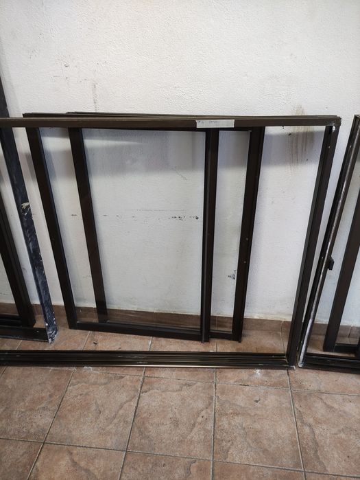 5 janelas de alumínio castanho - vidro simples