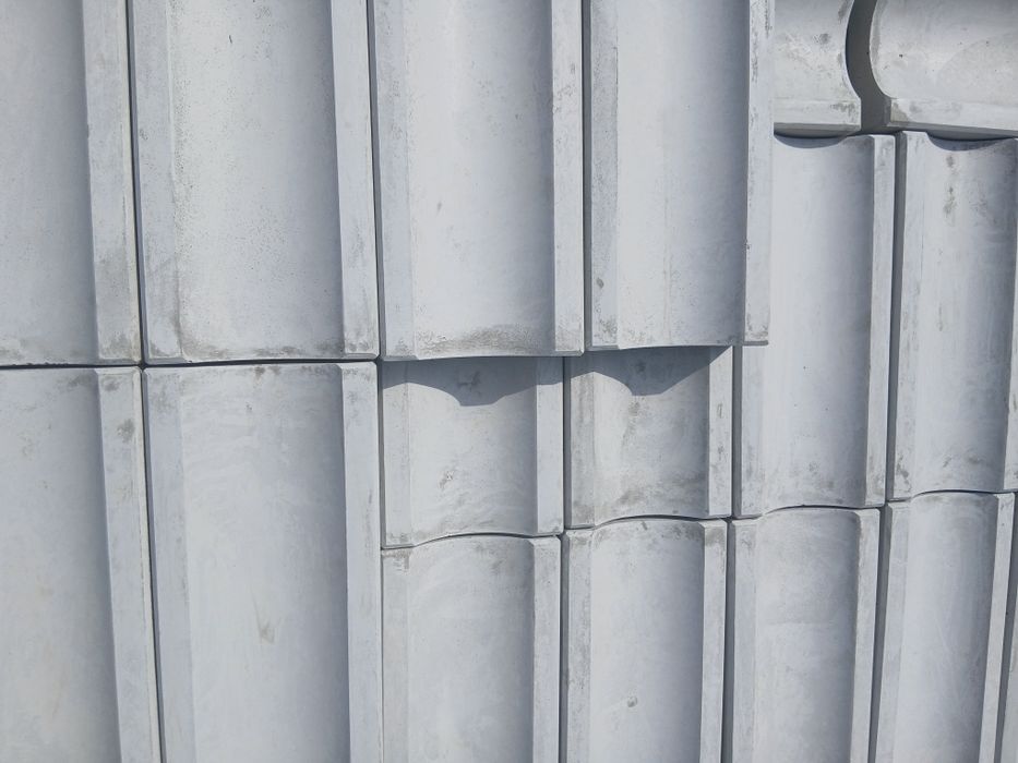 Бетонный отлив / водосток 35×16×6 см. Днепр, левый берег. Песок. Отсев