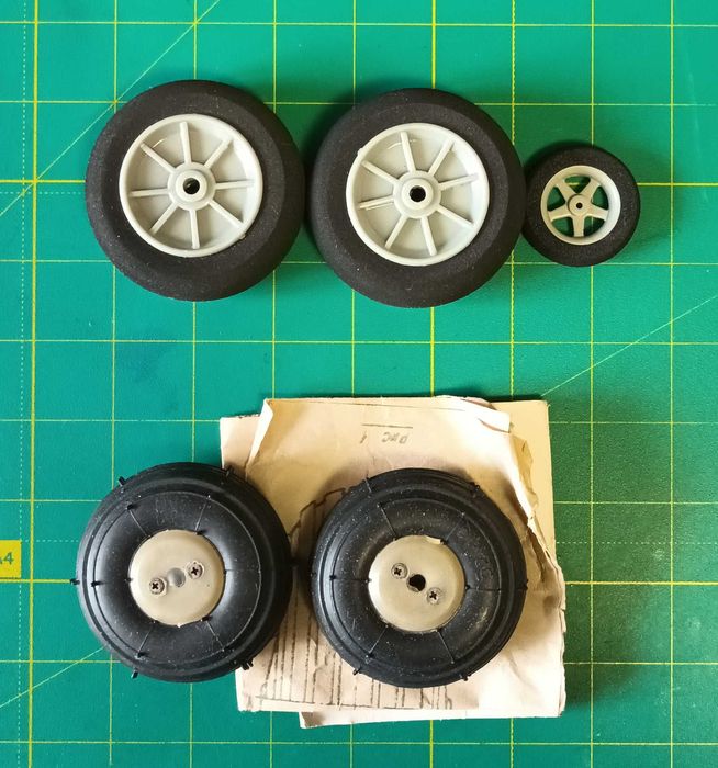 Колеса для радіокерованих літаків