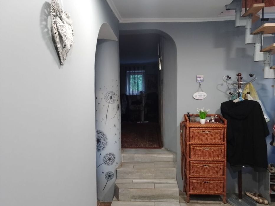 Продам гарний двоповерховий будинок район с.Сонячне.