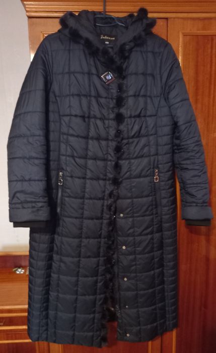 Продам жіноче пальто розмір 52.