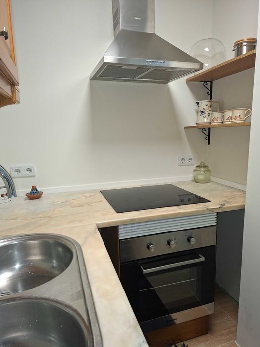 Alugo quarto mobililado