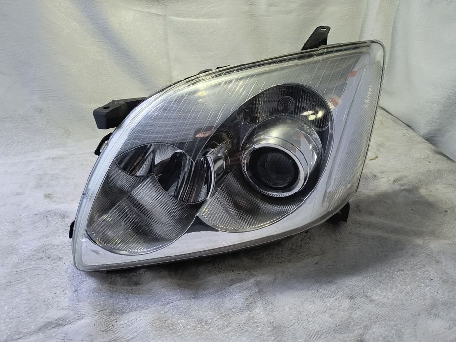 Lampa lewa zwykła H7 Toyota Avensis t25 Europa reflektor przedni