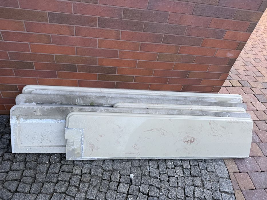 Parapety z konglorematu