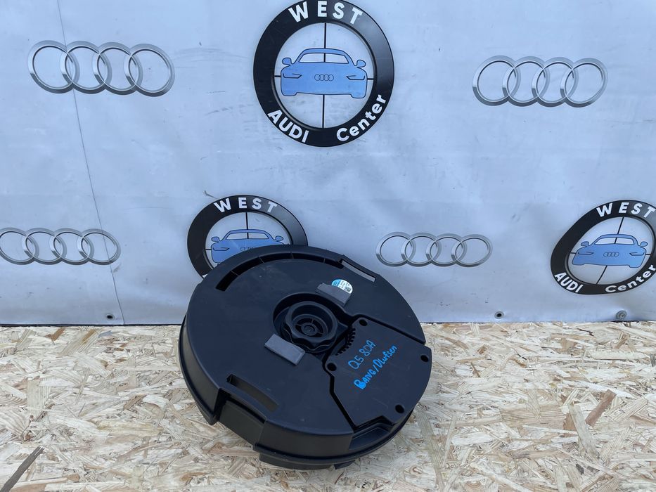 Саббуфер музики Audi Q5 80A саббуфер на музику акустика ауді q5 80А 80A.035.382.A