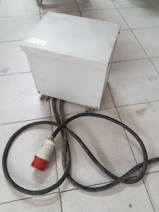 220VAC / 110VAC Transformer64751219823491122