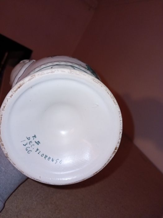 Jarro em cerâmica R.B