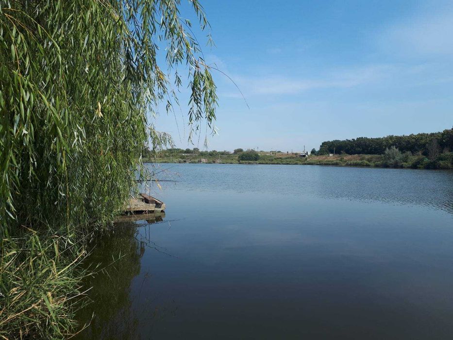 Продам дом в живописном месте вблизи озера пригород Одессы.