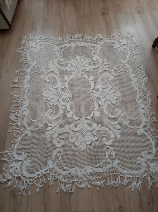 Obrus siatkowyc100x125 cm-  piękny