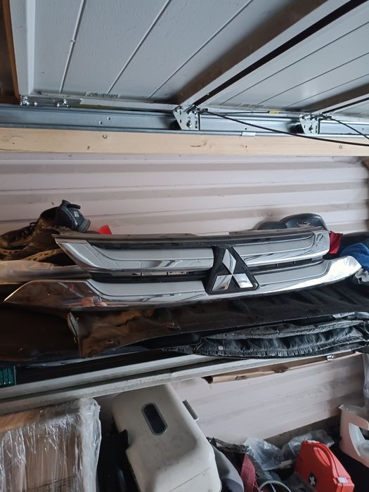 Mitsubishi Outlander III Lift 18 r.- Grill Atrapa Zderzaka