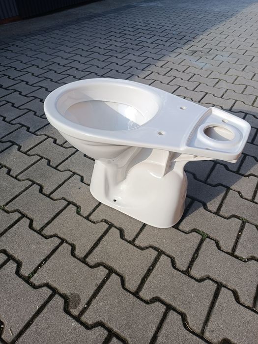 WC stojące muszla klozetowa