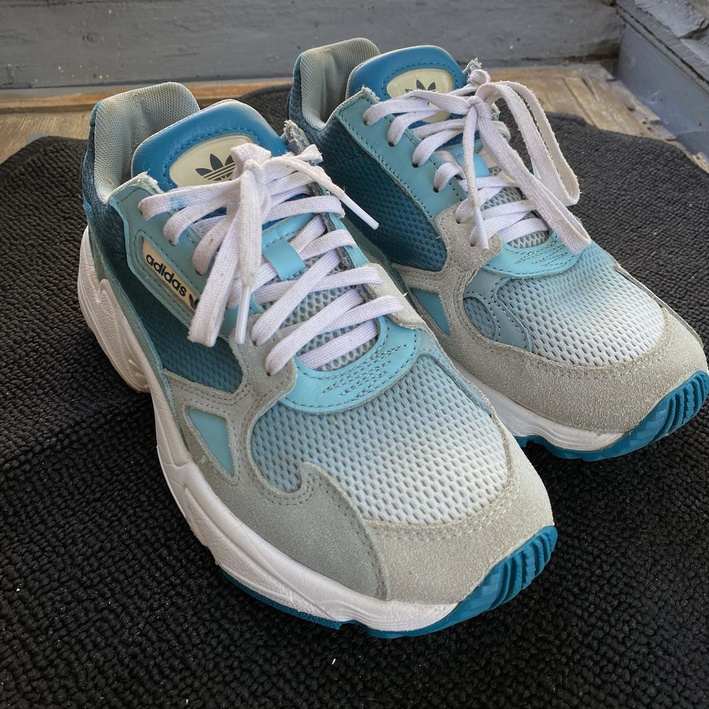 Adidas falcon blue 600 Olx