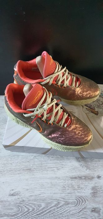 Jordan LeBron XXI quenn conch