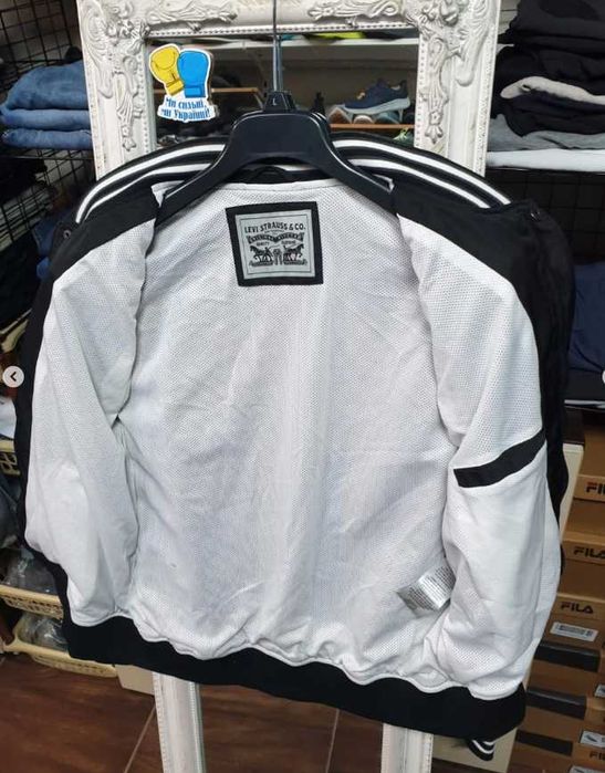 куртка-бомбер Levi's Men's Colorblock Varsity Bomber Jacket (або Levi's Varsity Bomber Jacket) оригінал L