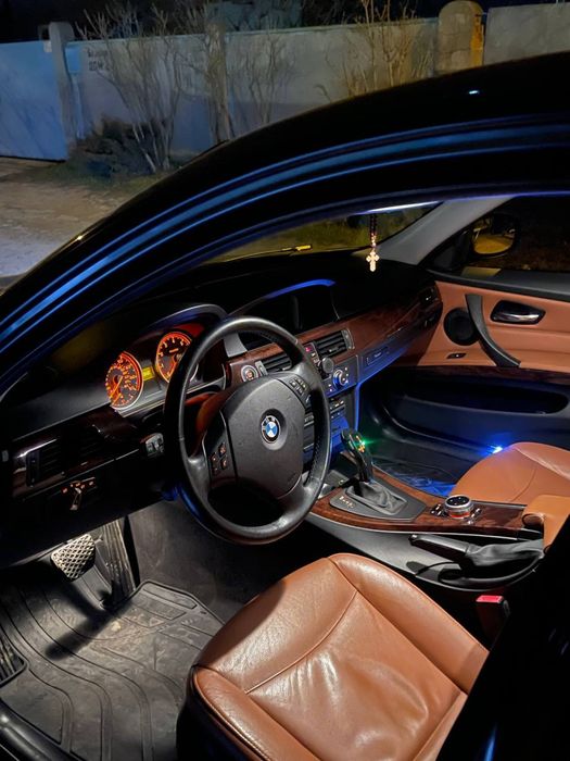 Обменяю BMW E90 3 литра бензин 2011 год