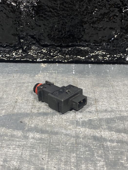 Датчик Педалі Тормоза БМВ Е32 Е34 Е36