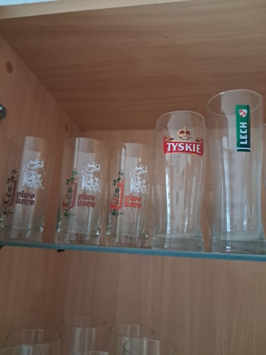 Szklanki do piwa.