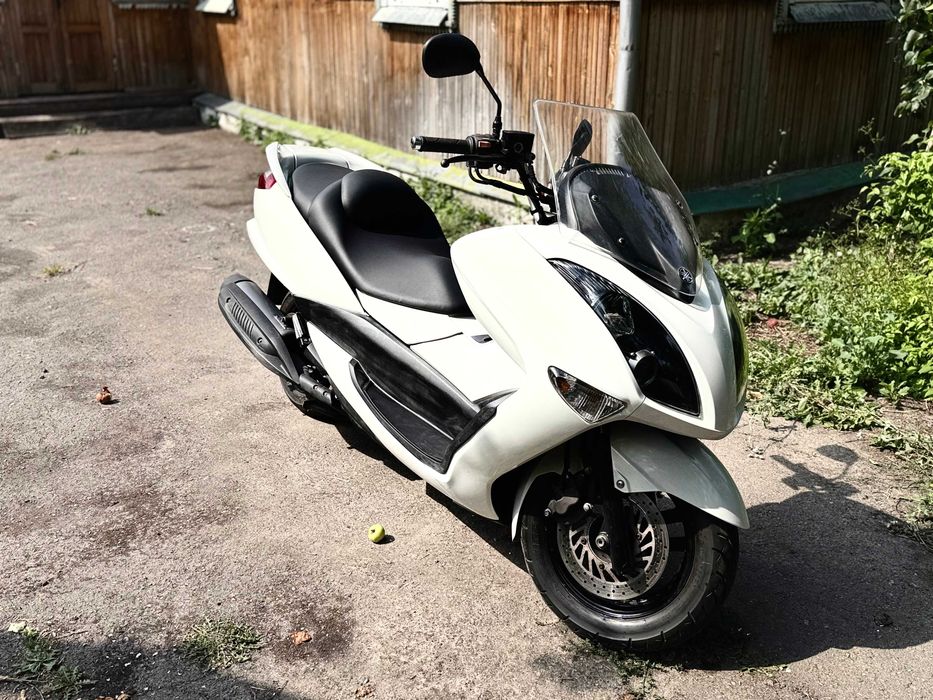 Мотоцикл максі скутер Yamaha Majesty 250