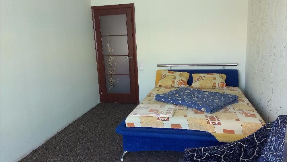 Однокомнатная квартира, ночь /неделя,низкий этаж, рядом метро.