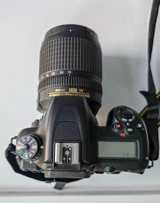 Nikon D7500 + 18-140 mm, 35 mm, 85 mm