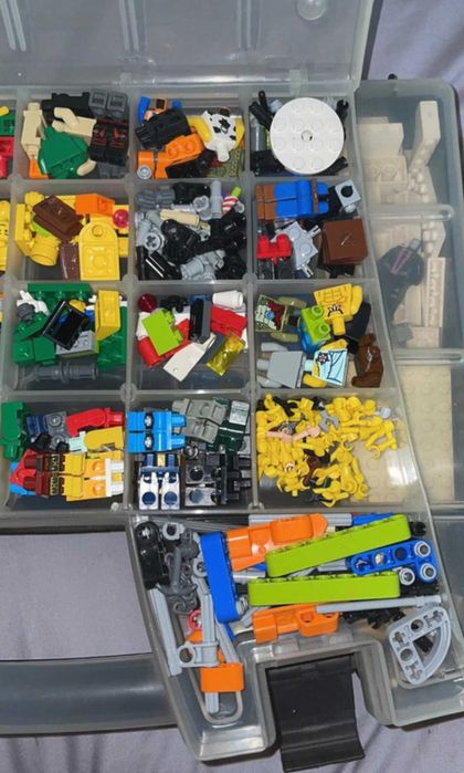 Lote LEGO ~10kg - Minifiguras Star Wars, Marvel, Ninjago + Peças Soltas