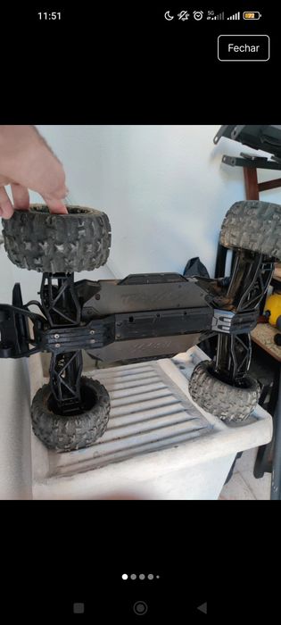 Traxxas maxx hobbywing max8