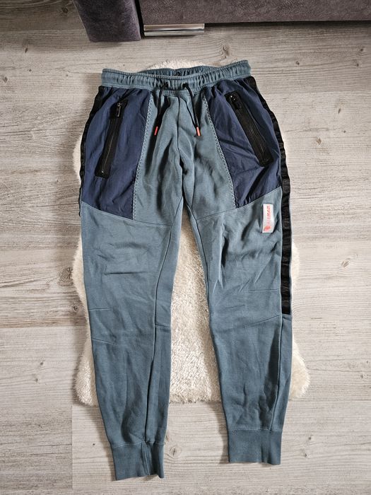 Spodnie dresowe Nike Air Max Rozmiar M Swoosh , Nike Dres , Dresy