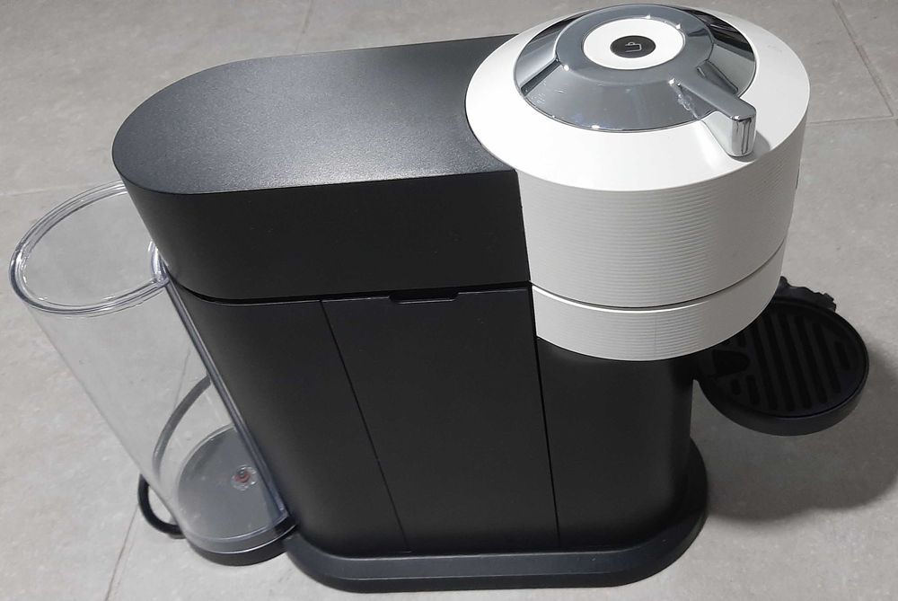 Máquina Café Nespresso Vertuo Next